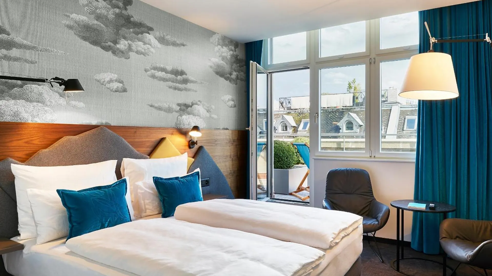 Motel One Zuerich 3*, Zurich